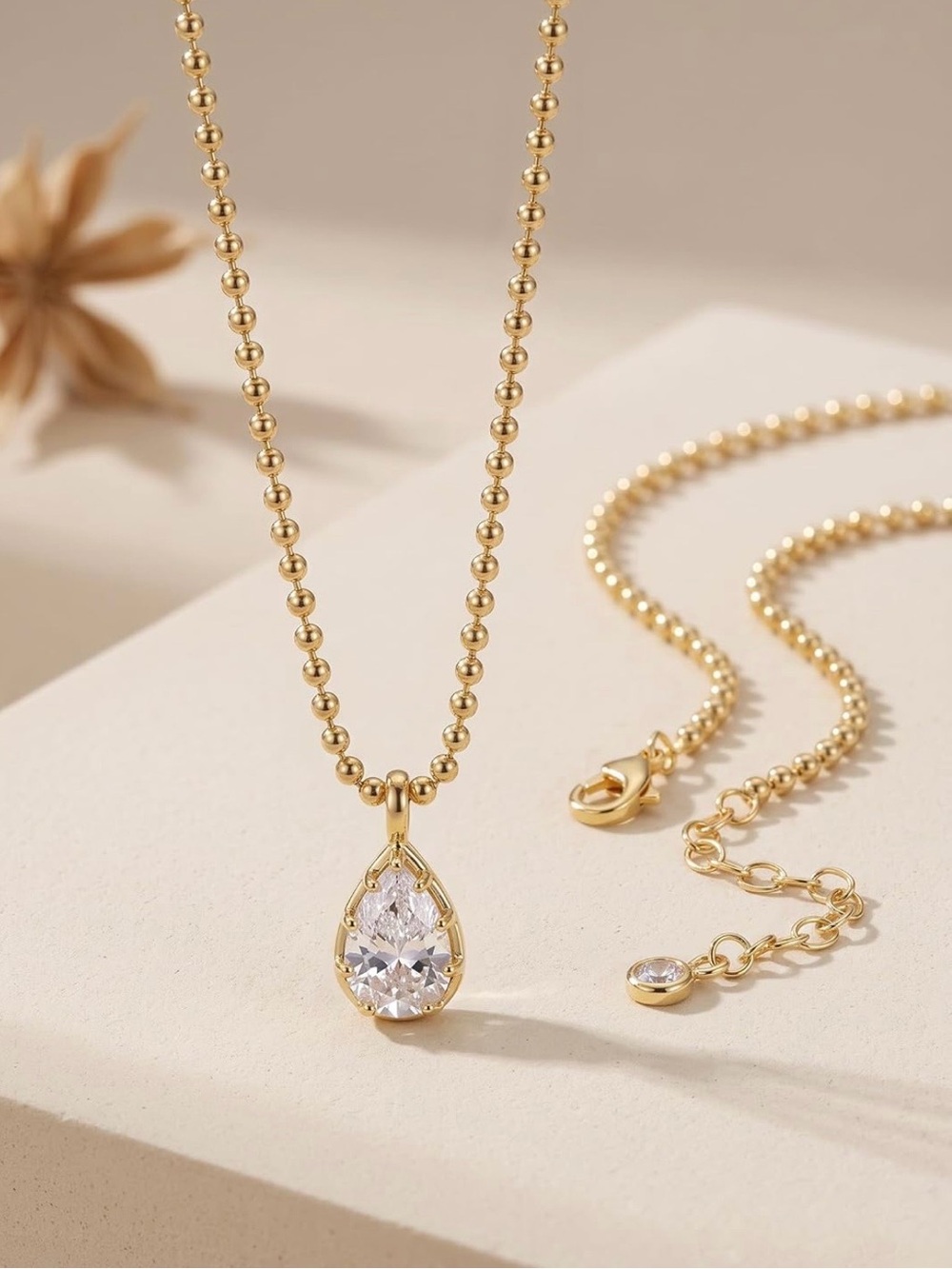 Lili Claspe Cleo Pear Necklace